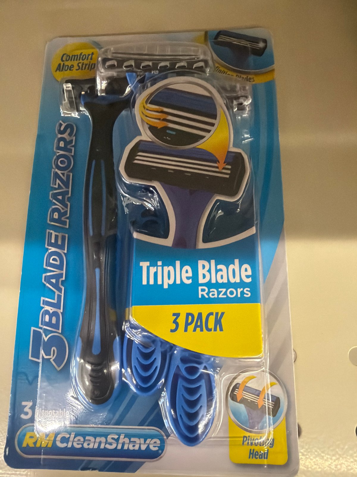 RM RAZORS 3 blade with aloe strip